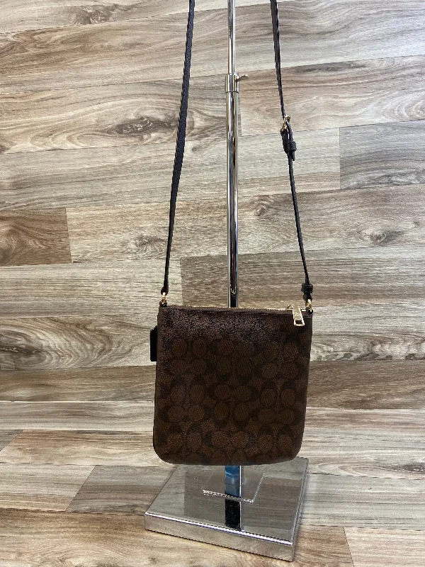 Handbag Designer By Coach  Size: Medium