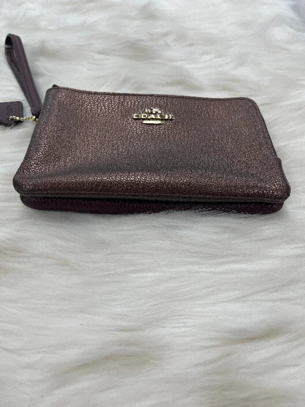 Wristlet Designer By Coach  Size: Medium